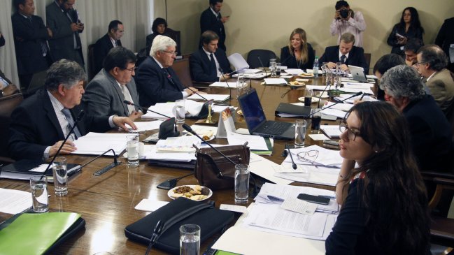 Comisión de Educación de la Cámara aprobó interventor para universidades en crisis