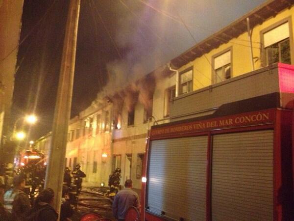 Diez familias damnificadas dejó incendio en centro de Viña del Mar
