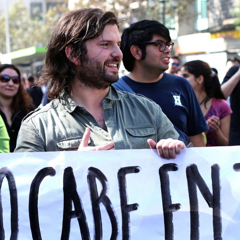 Boric y multa por asistencia a marcha: Considérenme ausente los días de protesta social