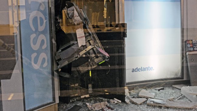 Noche de robos frustrados a cajeros automáticos en Santiago: Cuatro sin éxito