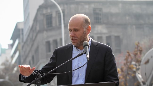 Elizalde visitó sede del Movilh: Condenamos todo tipo de agresiones