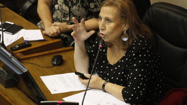 Ministra de Salud defiende programa 