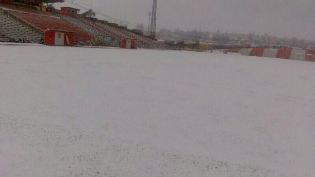 Duelo entre Cobresal y La Serena fue suspendido por intensa nevazón
