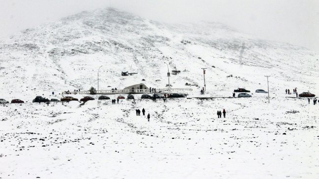 Personas aisladas por nevazón lograron avanzar hasta la frontera