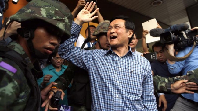 Tailandia: Arrestan a ex ministro del depuesto gobierno