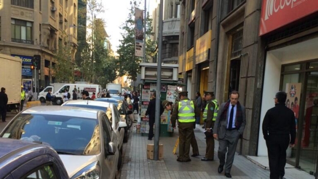 Objeto sospechoso movilizó al GOPE al centro de Santiago