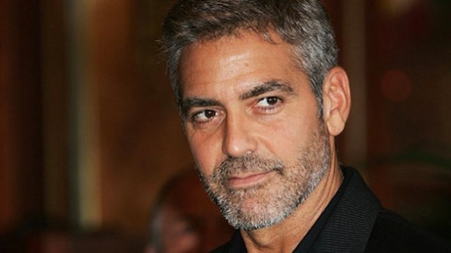 Clooney podría ser multado por no declarar el anillo de compromiso de su novia