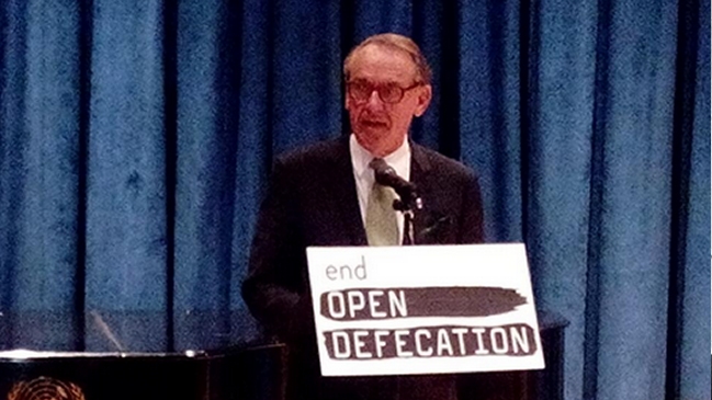 Cada dos minutos y medio muere un niño por falta de inodoros