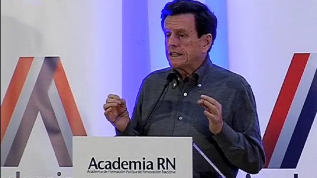 El ejemplo de Carlos Larraín con Hitler para rechazar el aborto