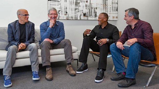 Apple compró la marca de audífonos Beats