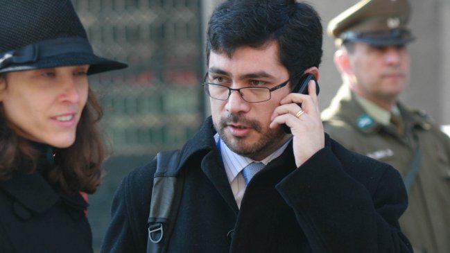 Gobierno prevé caída en los precios de la telefonía móvil