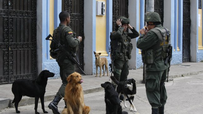 Hija de 10 años de policía colombiano fue liberada durante la noche