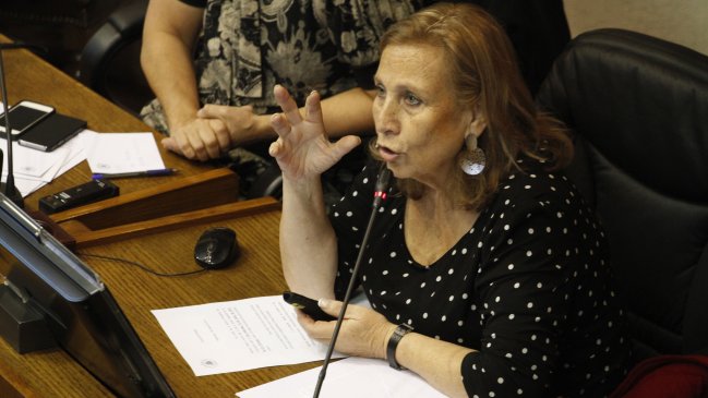 Ministra de Salud irá el lunes al Congreso para tratar el aborto