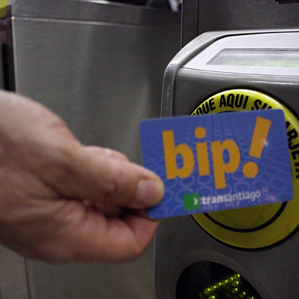 Este domingo sube 10 pesos la tarifa del Transantiago