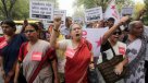 Arrestan a dos policías por caso de niñas violadas en India