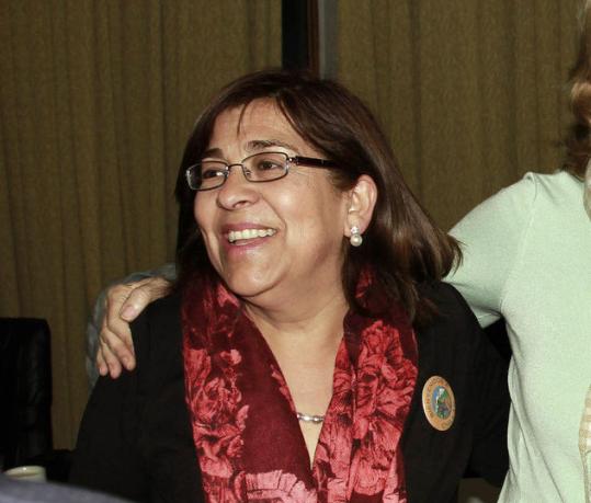 Elecciones en RN: Rosa Oyarce acusa que decisiones se toman 