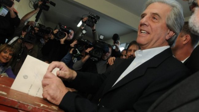 Uruguayos acuden a las urnas en elecciones primarias