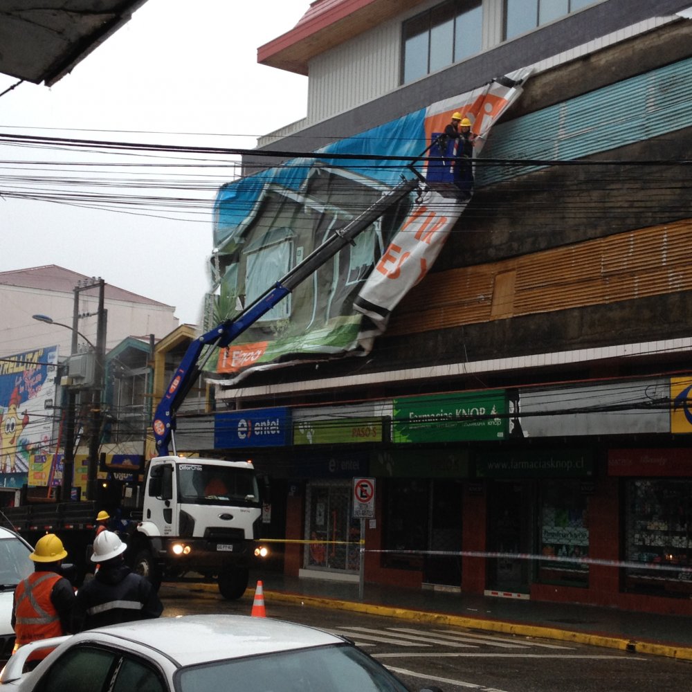 Cerca de 2.600 clientes permanecen sin suministro eléctrico en Los Ríos