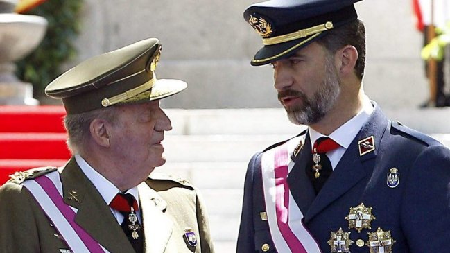 Rey Juan Carlos de España abdicó en favor del príncipe Felipe
