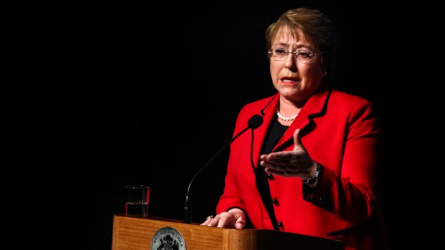 Bachelet a estudiantes: Empiecen a ver lo que estamos haciendo