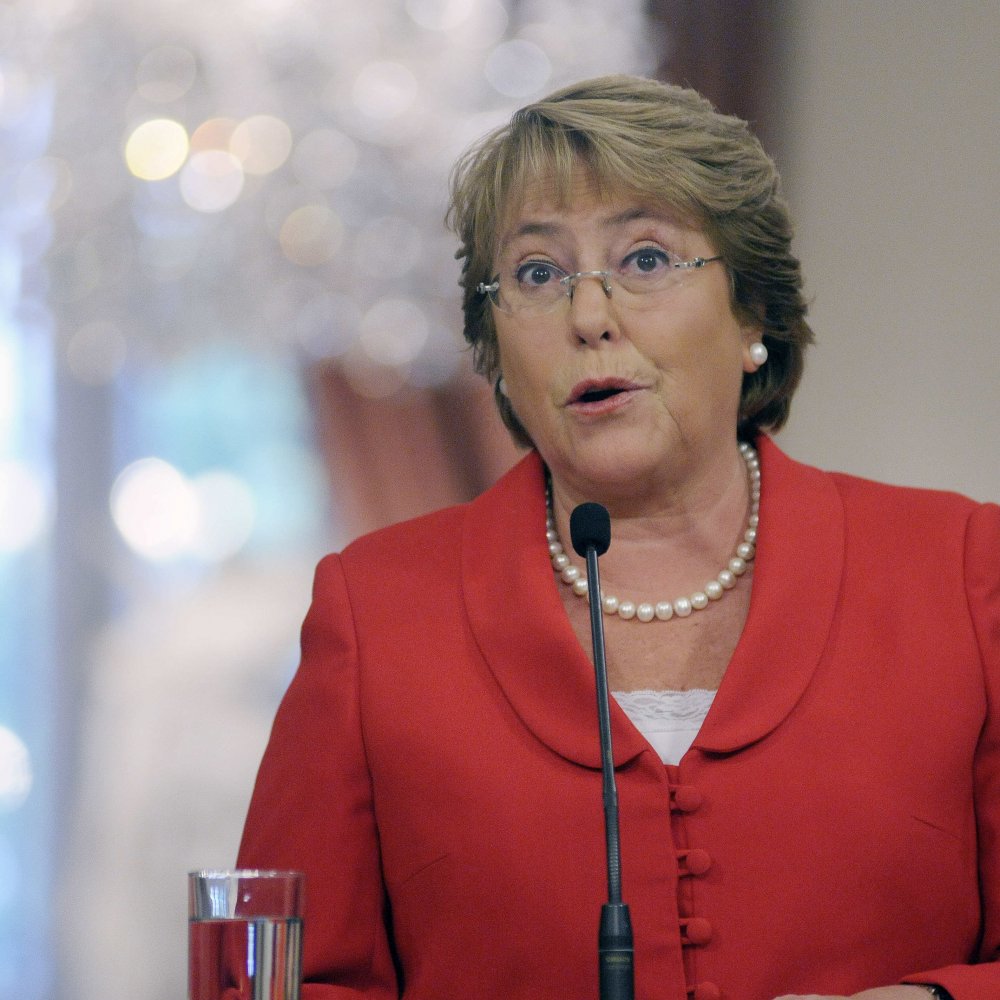 Bachelet: 39.212 familias aún no tienen casa tras terremoto de 2010