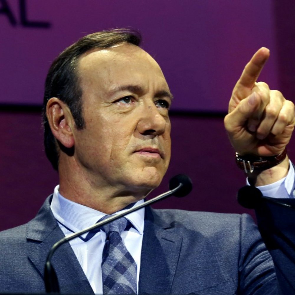 Kevin Spacey increpó a espectador desde el escenario porque sonó su teléfono