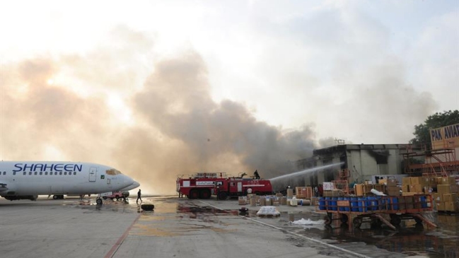 Fuerzas de seguridad acabaron con asaltantes en aeropuerto de Karachi