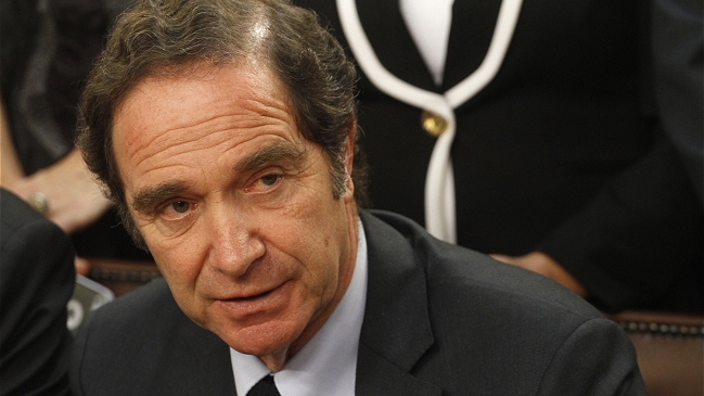 Senador Larraín: El ministro Arenas está muy enamorado de su reforma tributaria