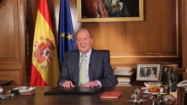 Diputados españoles aprobaron ley que permite abdicación de Juan Carlos