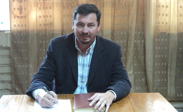 Alcalde de Paredones llama a celebrar con strippers el 