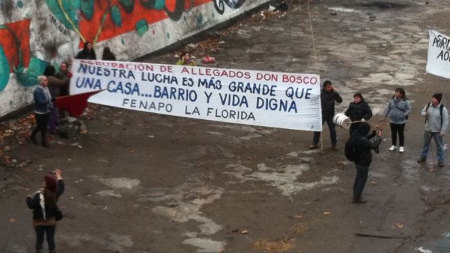 Federación Nacional de Pobladores acampa en ribera del Mapocho