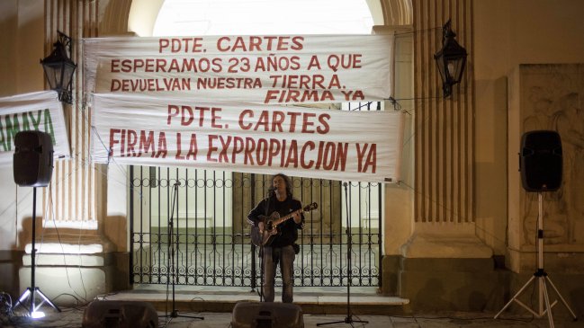 Gobierno paraguayo firmó ley que expropia tierra en favor de indígenas