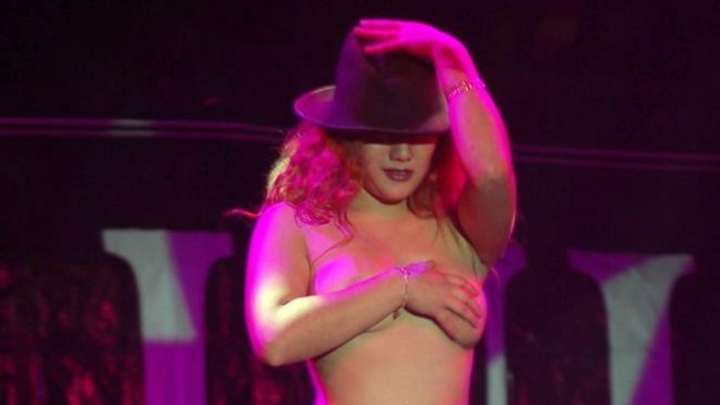 Alcalde defendió show de strippers: 