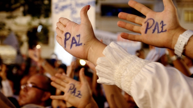 Dos visiones sobre la paz se enfrentan en las urnas en Colombia