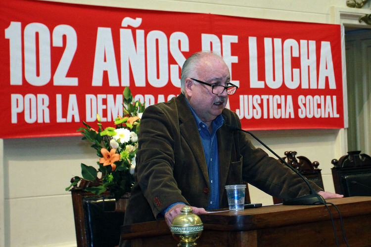 Partido Comunista celebró sus 102 años cerrando filas con el Gobierno