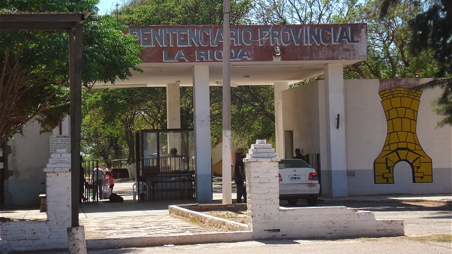 Jefe de cárcel fue despedido luego que condenado fuera visto en libertad