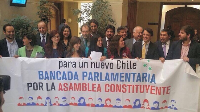 Los pasos que prepara la bancada transversal por una asamblea constituyente