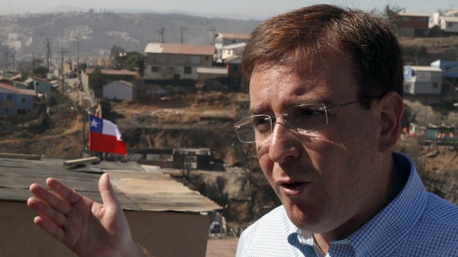 Delegado anuncia plan para sacar viviendas de emergencia de zonas de riesgo en Valparaíso