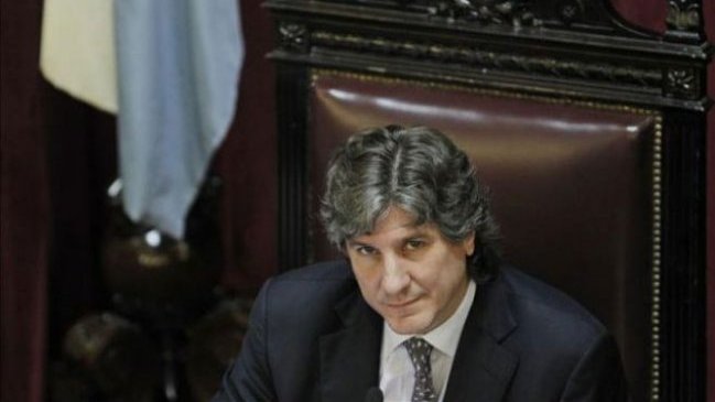 Justicia procesa al vicepresidente argentino en caso de corrupción