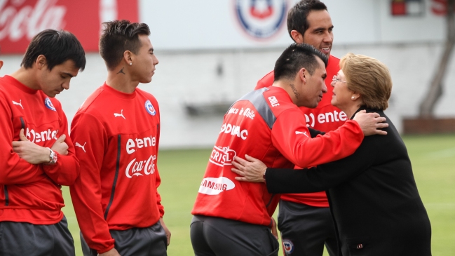 Presidenta Bachelet aplazó gira a EE.UU. para recibir a la selección chilena en La Moneda