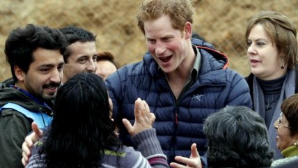   Príncipe Harry visitó a los damnificados de Valparaíso 