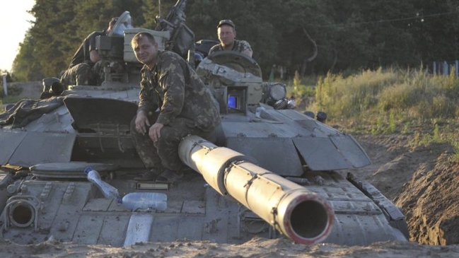 Poroshenko dio por terminado el alto el fuego en el este de Ucrania