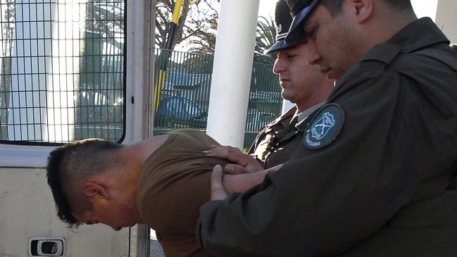 Hombre secuestró a su hija y amenazó con matarla con un machete en Santiago