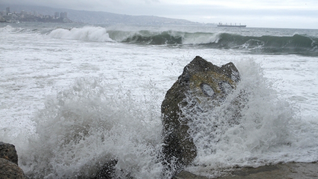 Marejadas cortaron camino costero en Toltén