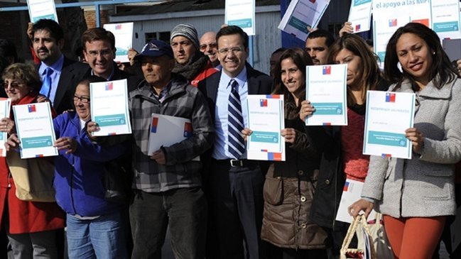 Gobierno entregó ayuda a 1.618 pequeños empresarios tras incendio en Valparaíso