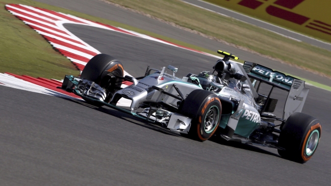 Nico Rosberg dominó la primera sesión de entrenamientos en Gran Bretaña
