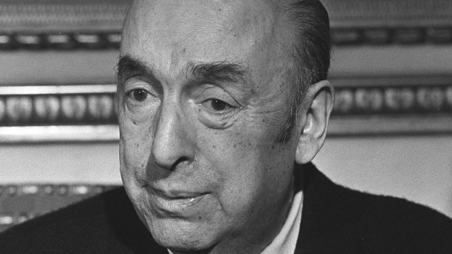 Holograma de Pablo Neruda recorrerá las calles de Santiago