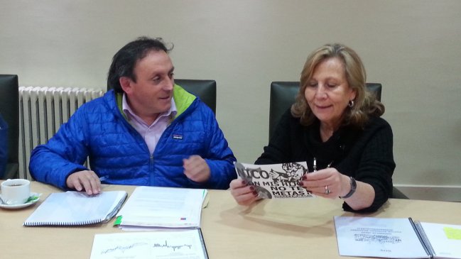 Iván Fuentes entregó petitorio de salud para Aysén a ministra Helia Molina