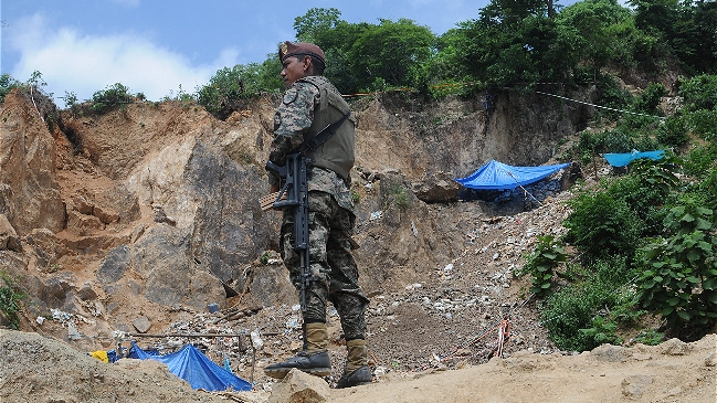 Autoridades vuelven a suspender rescate de mineros atrapados en Honduras