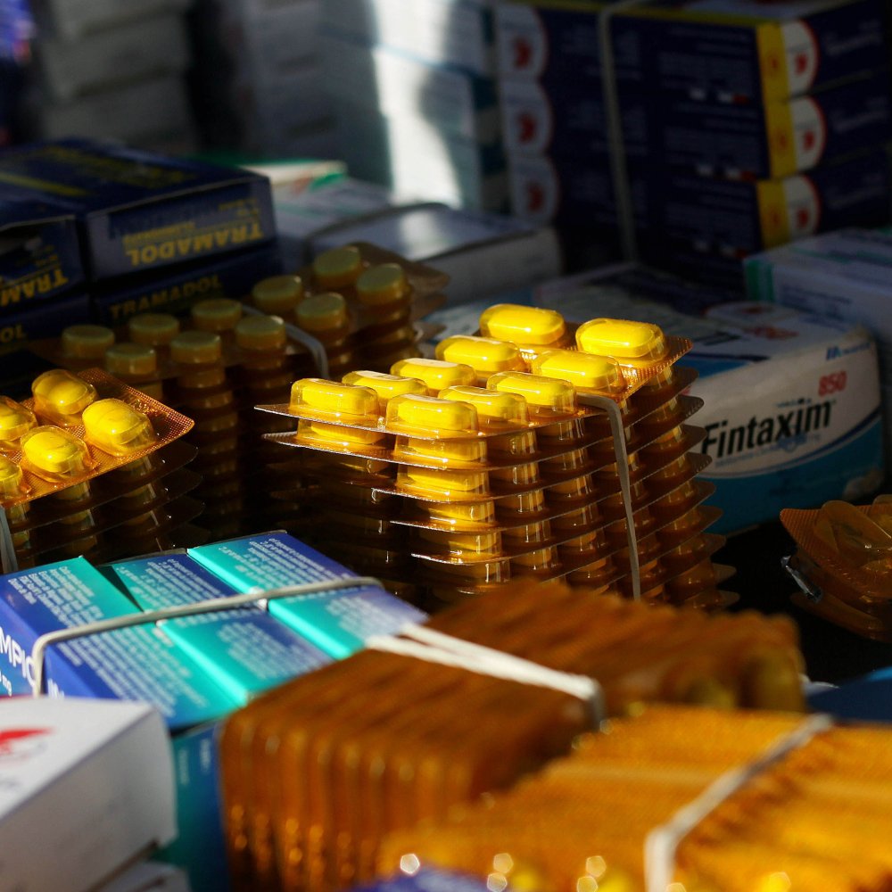 Mañalich: Minsal no tiene atribuciones para eliminar promociones de fármacos